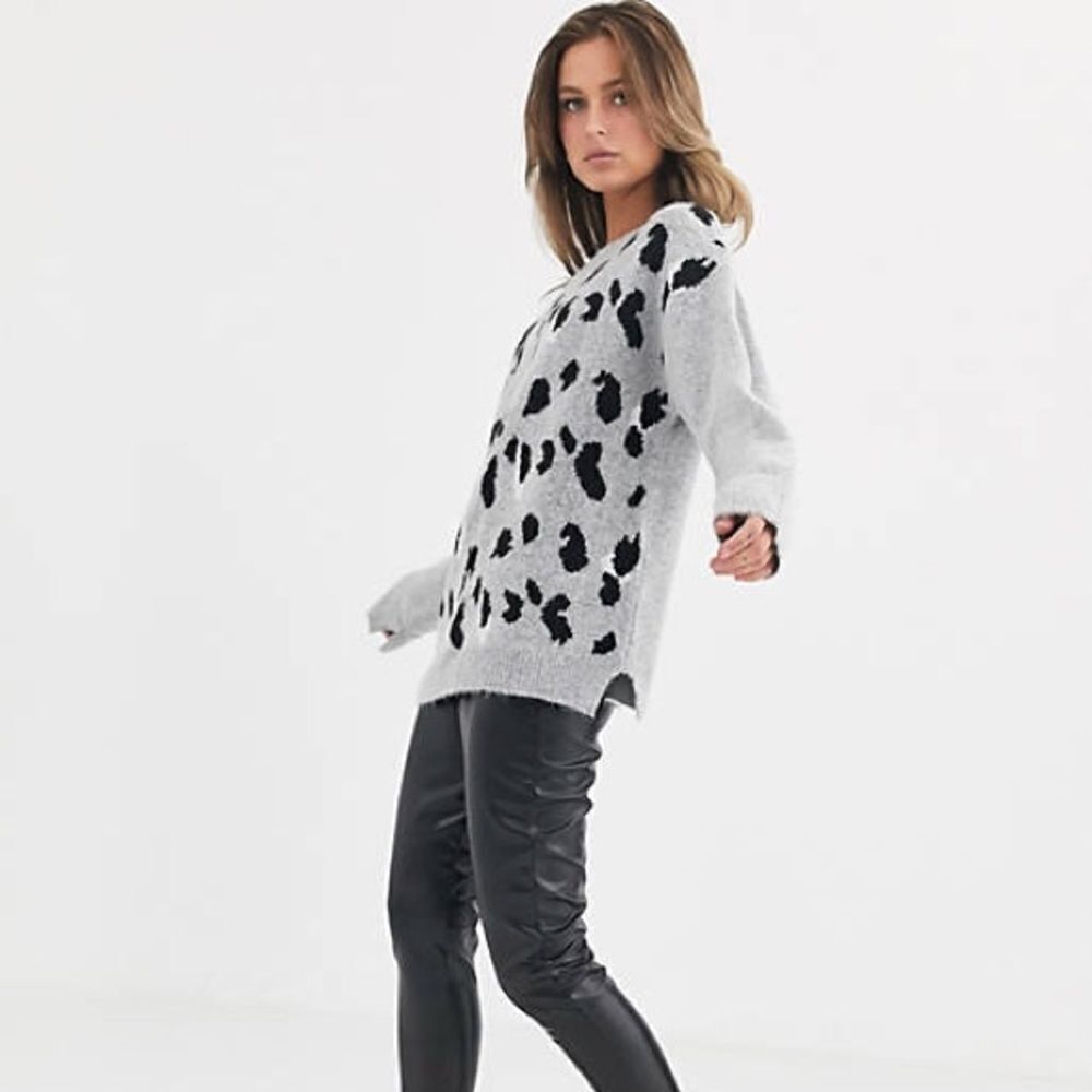✨Liquorish oversized sweater leopard print✨